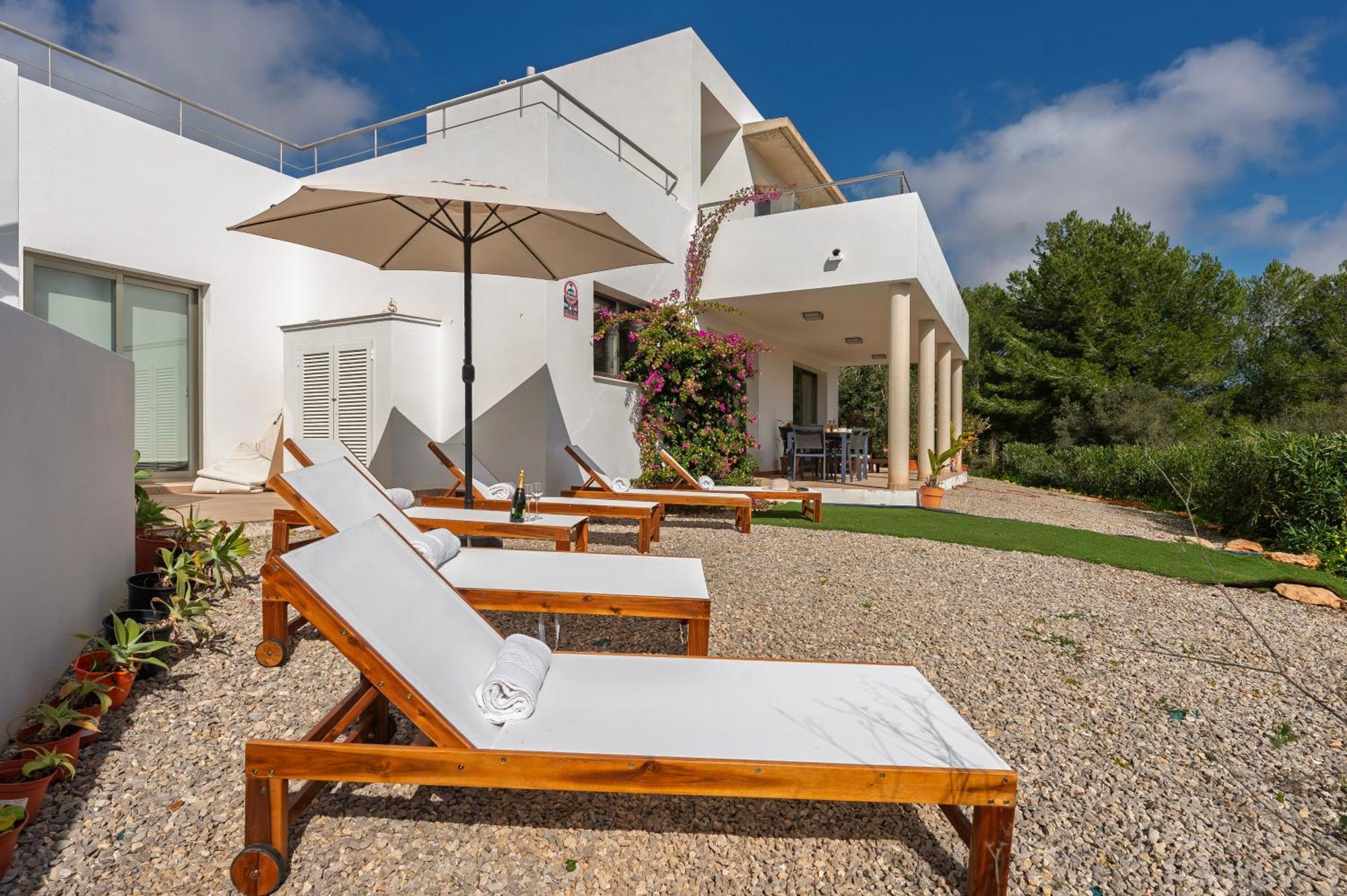 Villa New! Es Redo-spacious & Relax