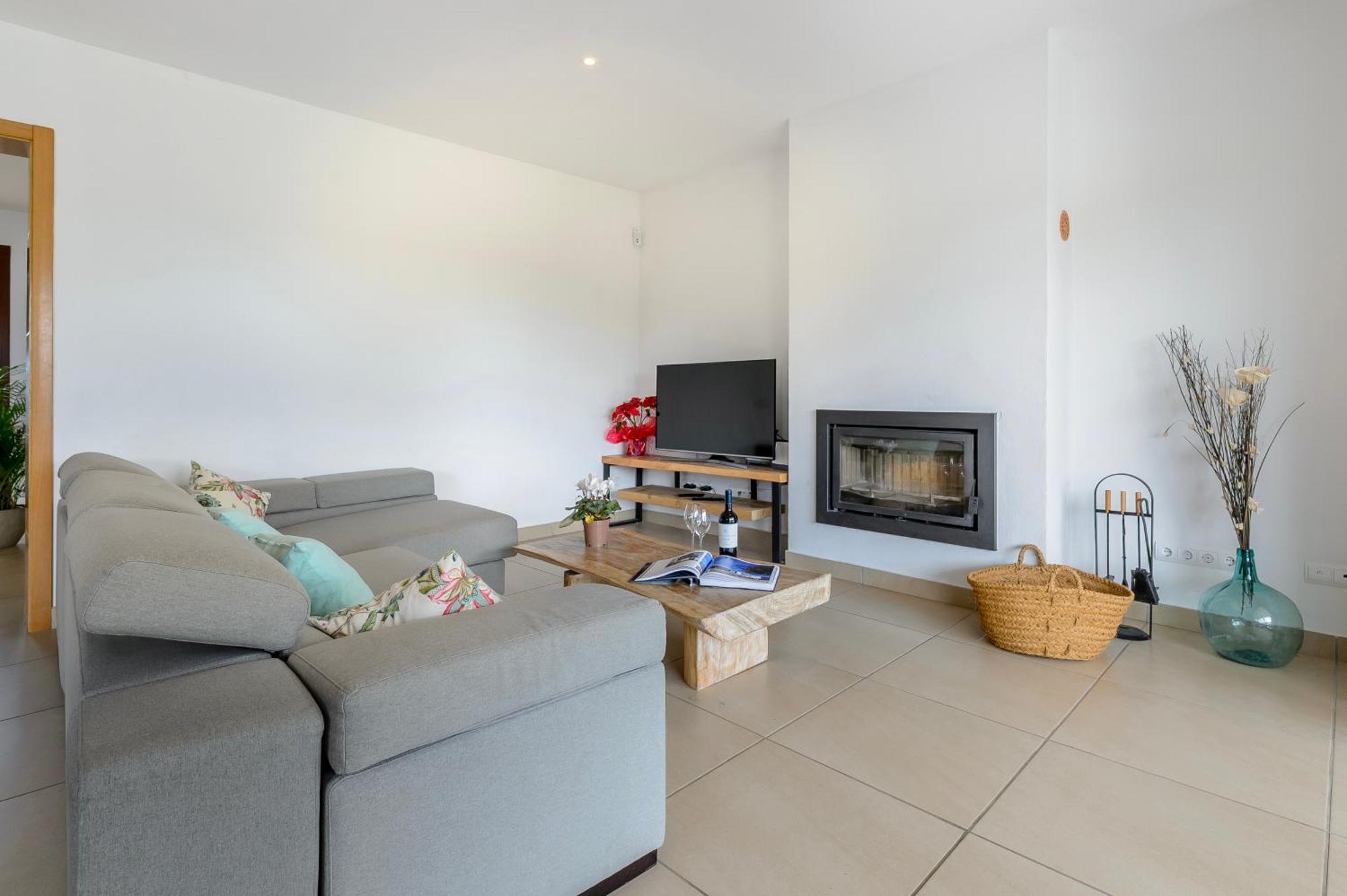 New! Es Redo-spacious & Relax Villa