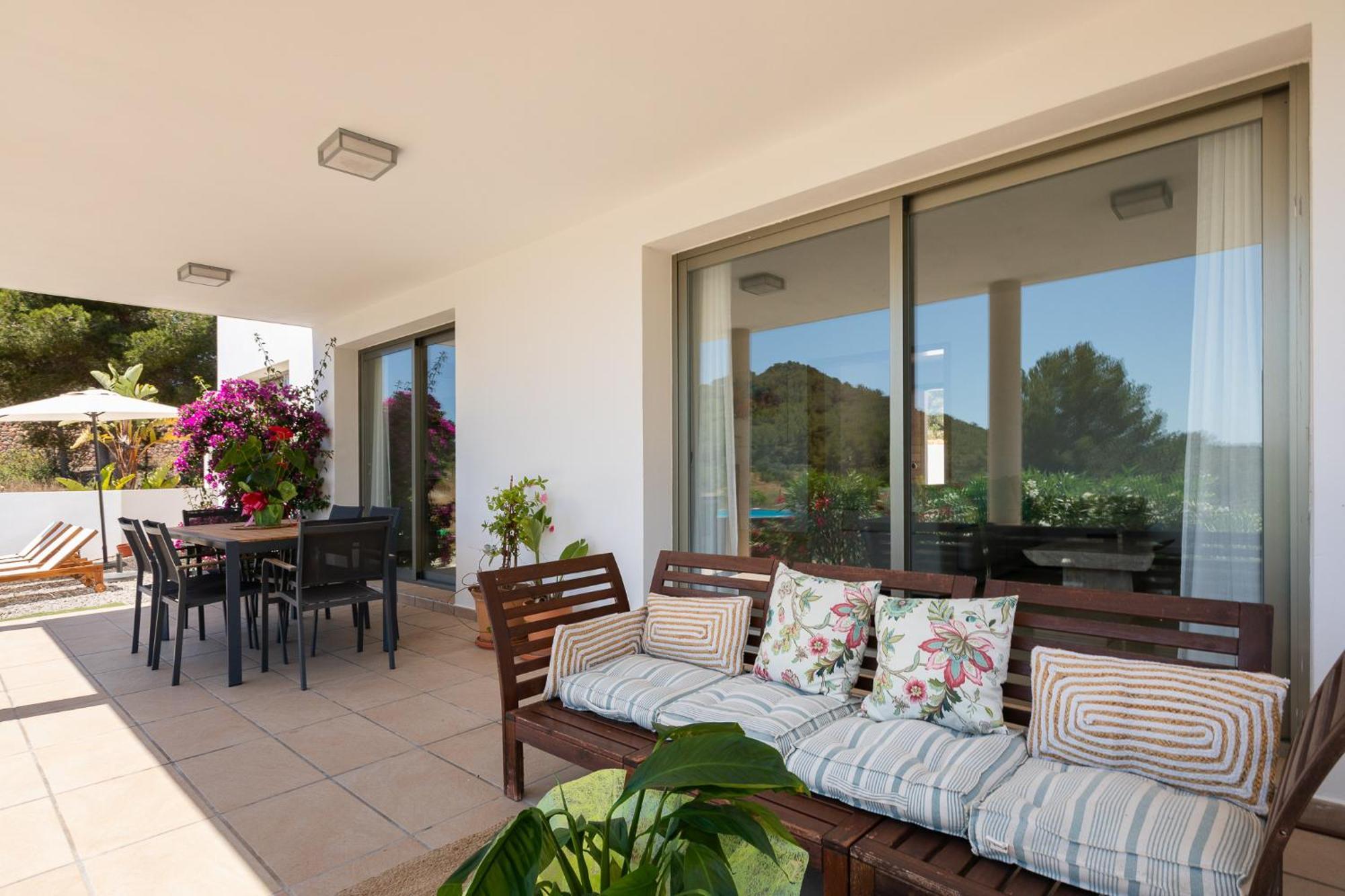New! Es Redo-spacious & Relax Villa *